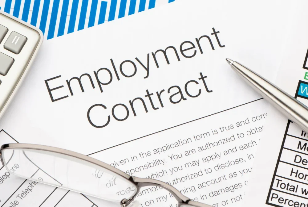 ¿Por qué es crucial contar con asesoría legal en contratos laborales?
